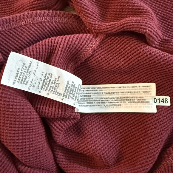 Abercrombie & Fitch Women’s Maroon Henley Waffle Knit Top Size XS - Picture 10 of 10